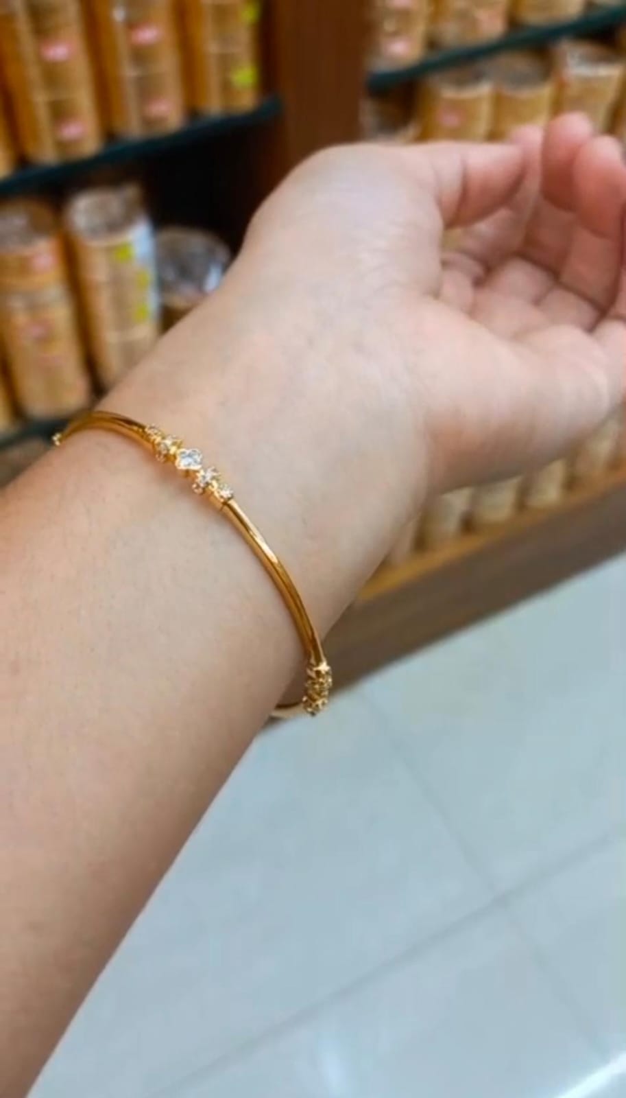 Premium plated AD Stone simple & unique bangle CODE:NL0294 Jewel byjuwaan