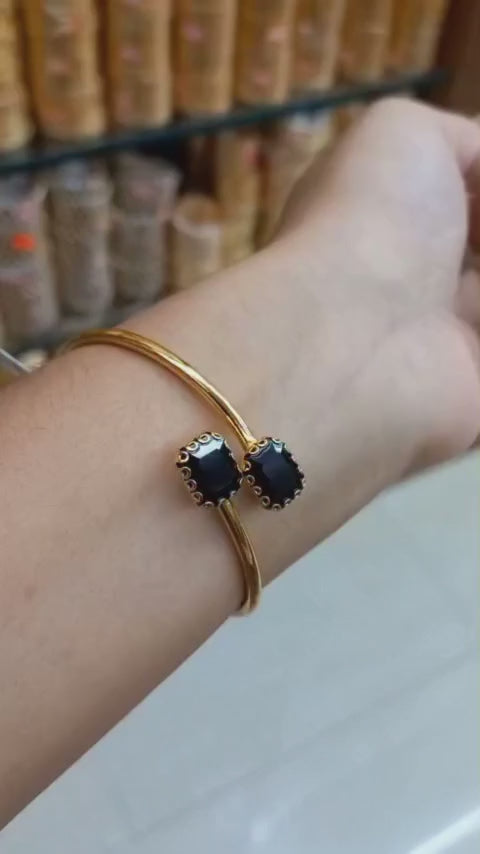 Unique Gold Plated Black Amethyst Stone BangleCode: NL0022
