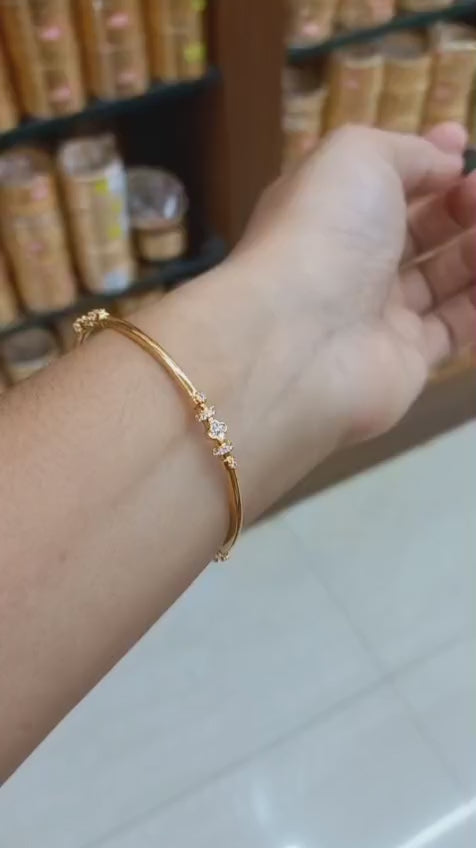Premium plated AD Stone simple & unique bangle CODE:NL0294