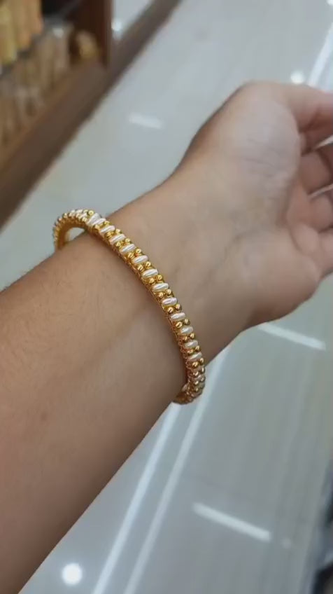 Unique oval pearl combination Bangle CODE: NL0319