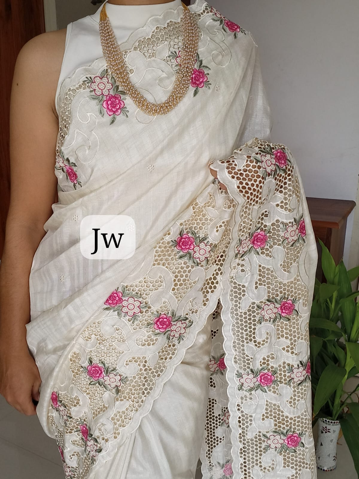 Exclusive cutwork white floral embroidery designer sarees White floral Munga tussar