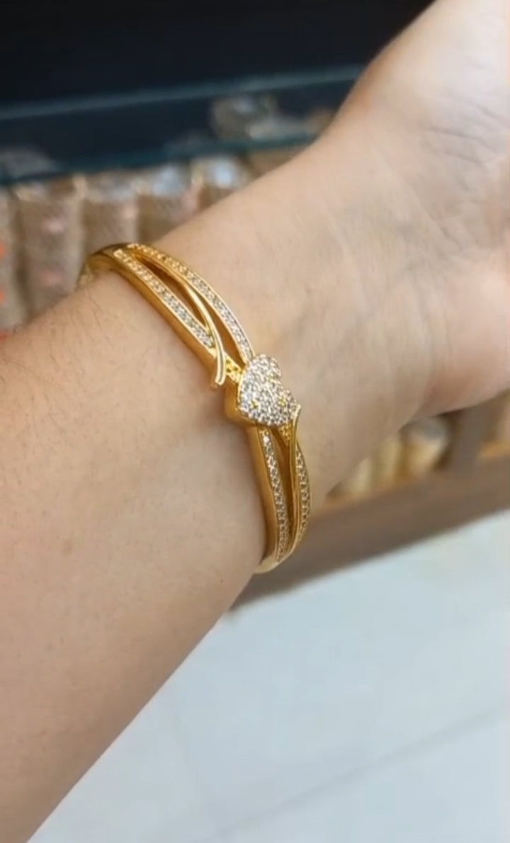 Premium gold plated American Dimond Bangle



Code : Bangle20 Jewel byjuwaan