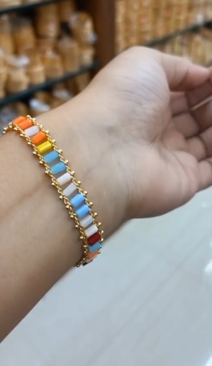 Daily wear premium gold plated multi color hand chain


Code : Hand3 Jewel byjuwaan