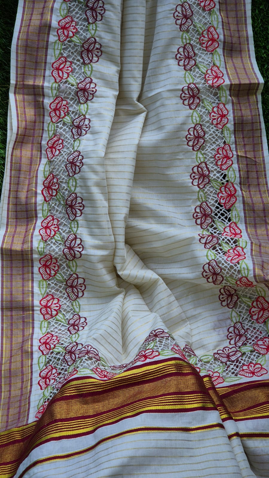 Beautiful Kerala saree and blouse with cutwork Embroidery Kerala saree