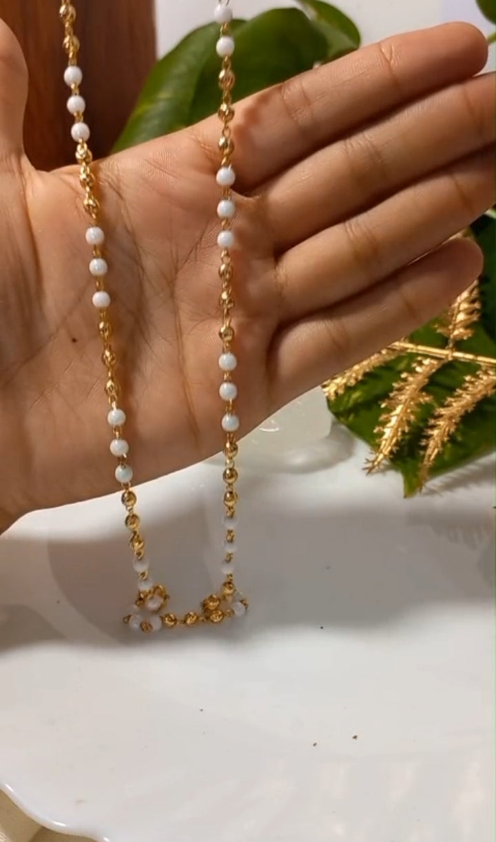 Premium gold plated daily Wear Gold & Crystal combination neck chain


Code : Chain1WG Jewel byjuwaan