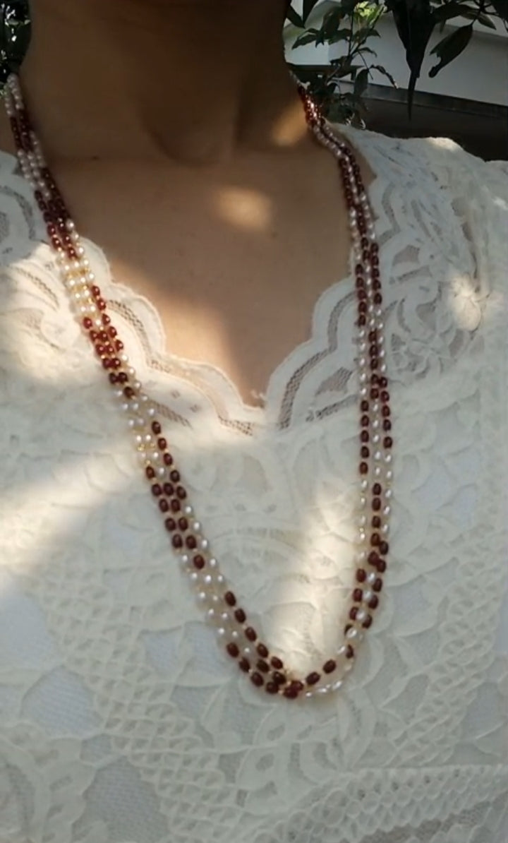 3 layer Rice pearl neck piece 


Code :RBW3 Jewel byjuwaan
