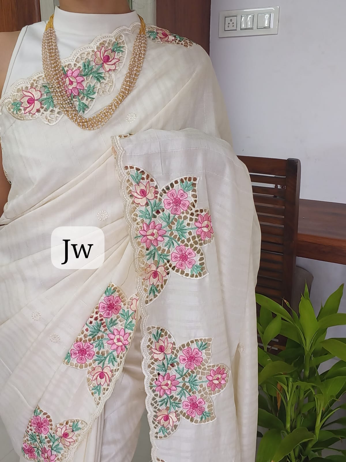 Exclusive premium cutwork white floral embroidery designer sarees White floral Munga tussar